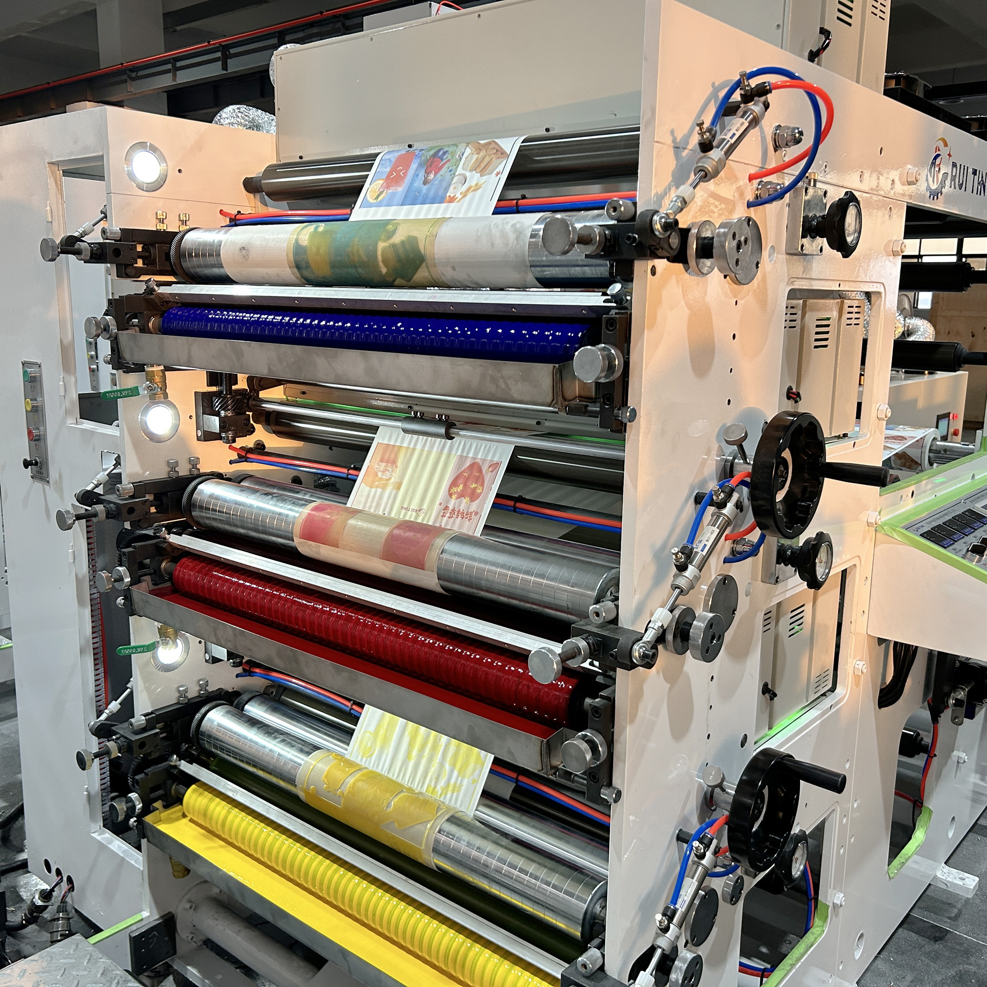 <span style="color:#ffffff;">Machine d'impression flexo empileur</span>